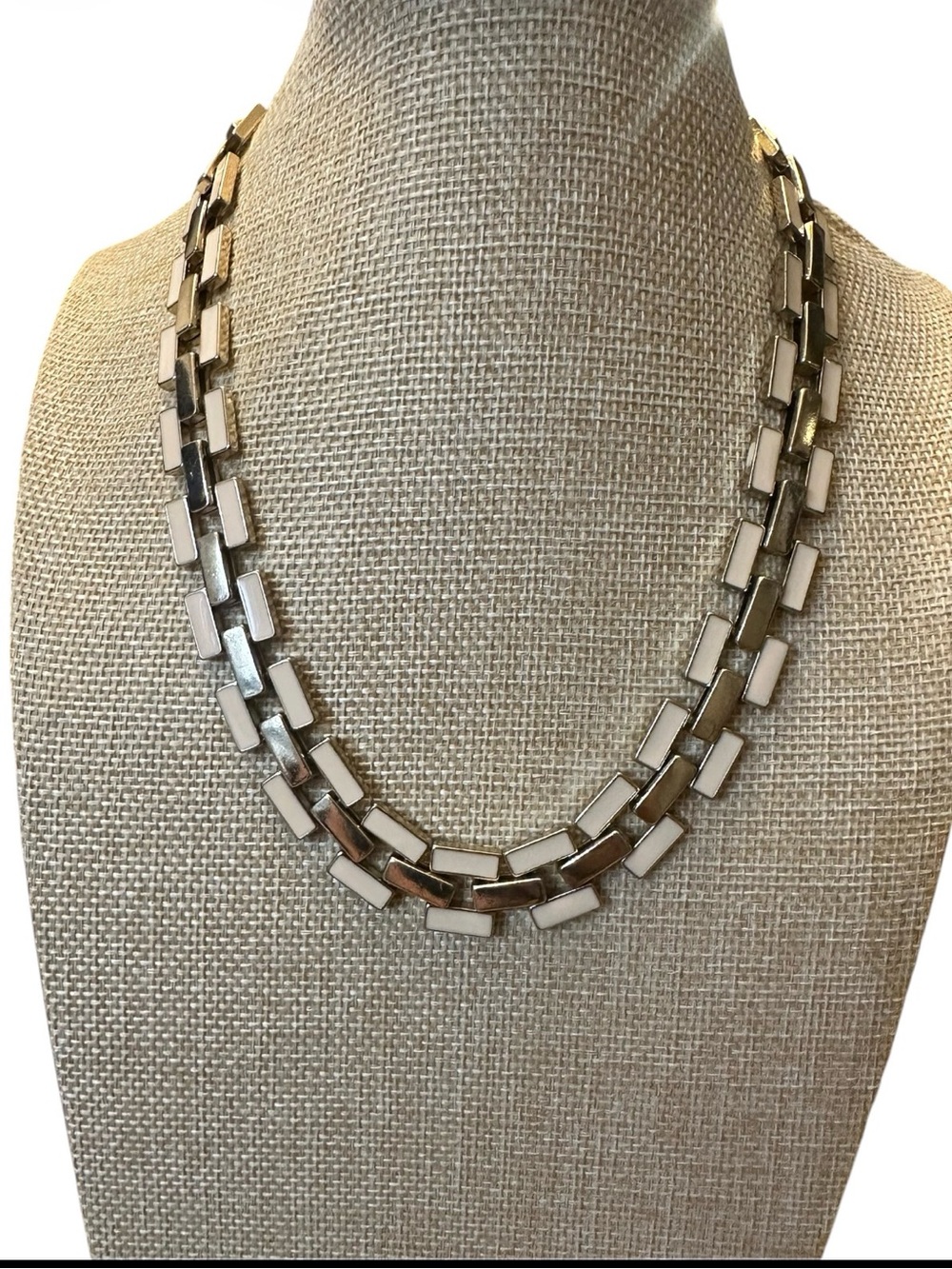 Classic retro mod gold tone and cream enamel bar chain Link Necklace. 18 inches